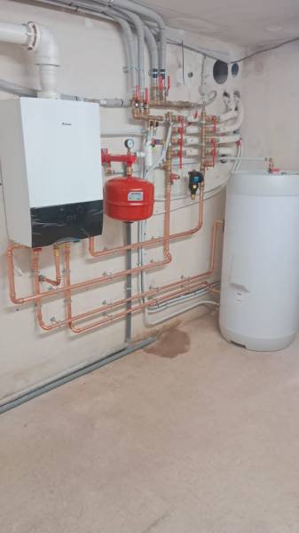 Installation d’un ballon d’eau chaude avec ECS par DAPclim à Aix-en-Provence